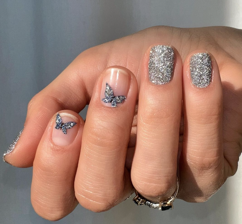 silver nail polish trends summer 2022